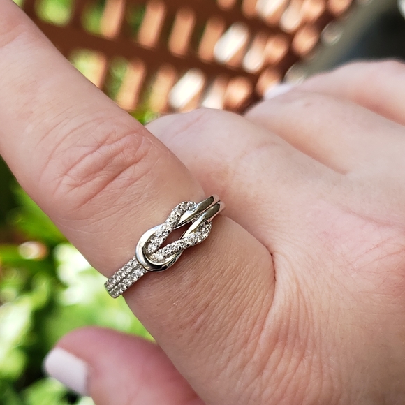 NEW 925 Sterling Silver Pave CZ Diamond Modern Looped Infinity Ring - Picture 9 of 10